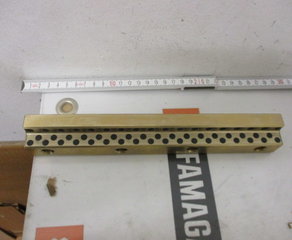 Уголок
Winkelleiste, Bronze mit Festschmierstoff, A1=32, A2=30, L=2
Breite 32 MM
Höhe 30 MM
Führungslänge 250 MM FIBRO